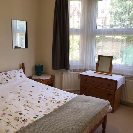 Spacious West London 2 Bedroom Apartment Bagian luar foto