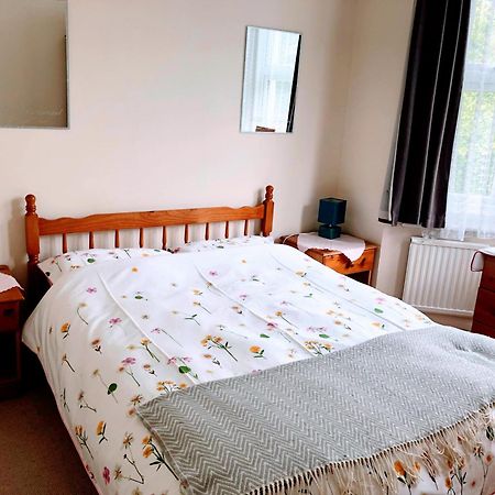 Spacious West London 2 Bedroom Apartment Bagian luar foto
