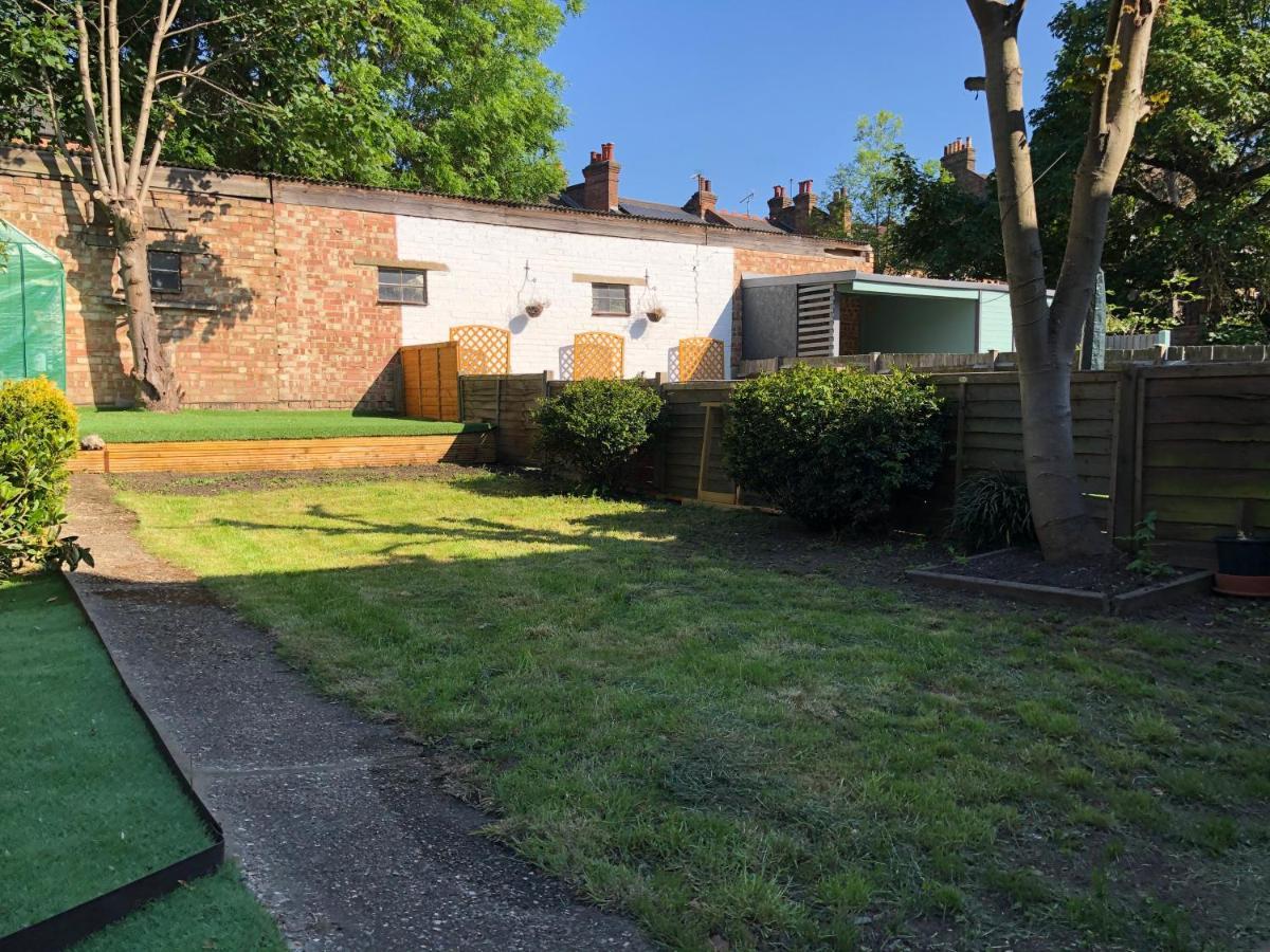 Spacious West London 2 Bedroom Apartment Bagian luar foto