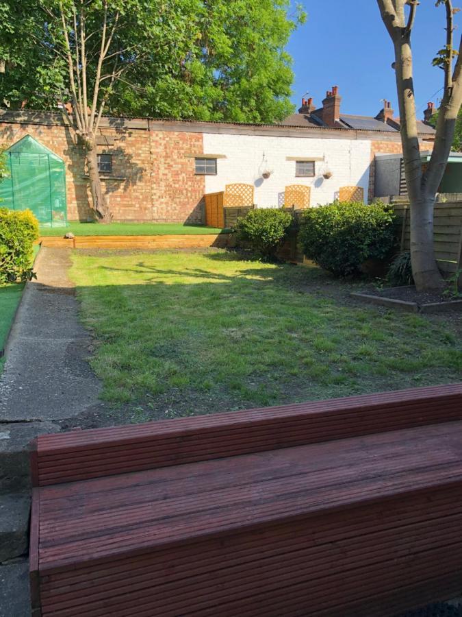 Spacious West London 2 Bedroom Apartment Bagian luar foto