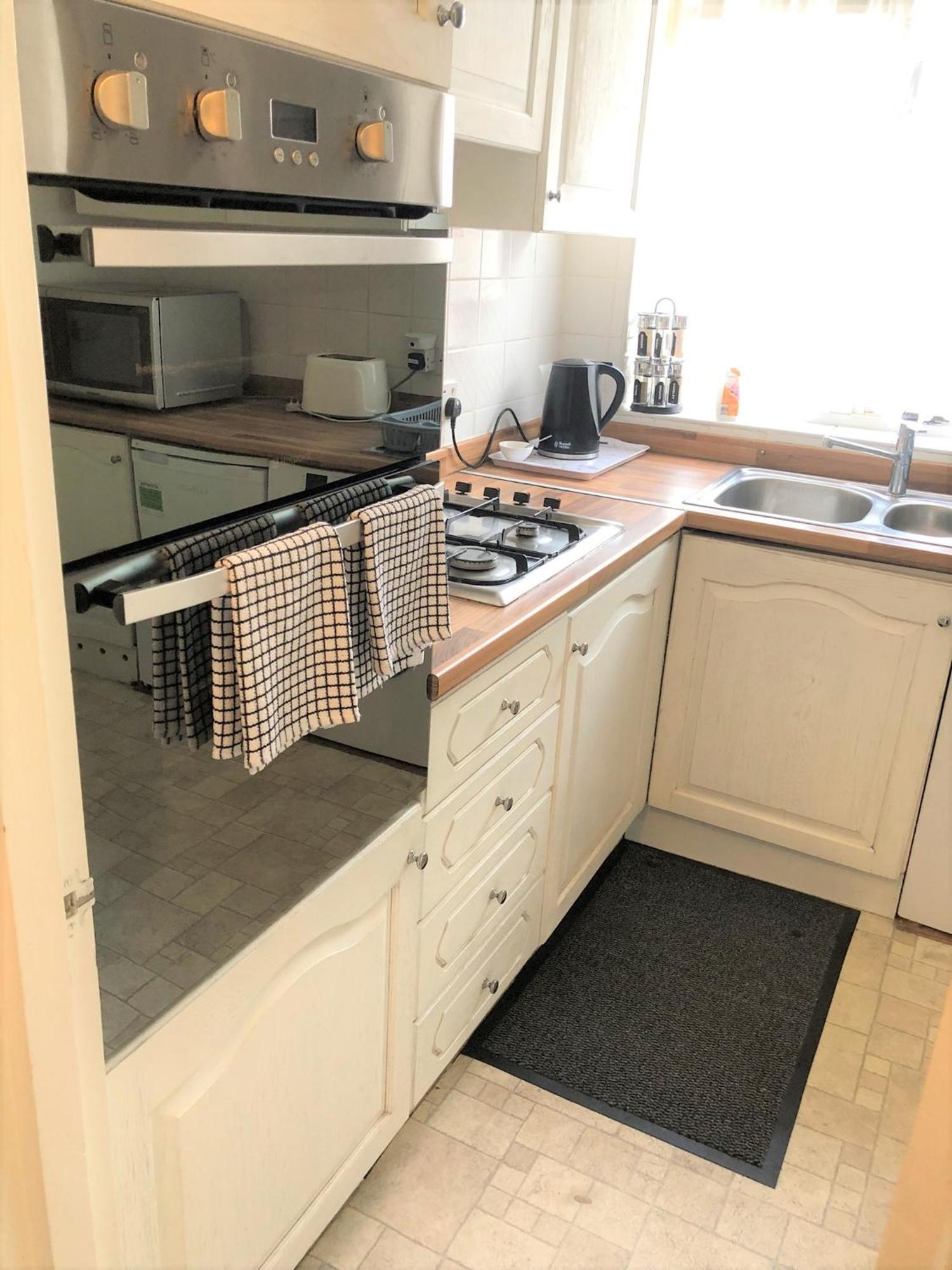 Spacious West London 2 Bedroom Apartment Bagian luar foto
