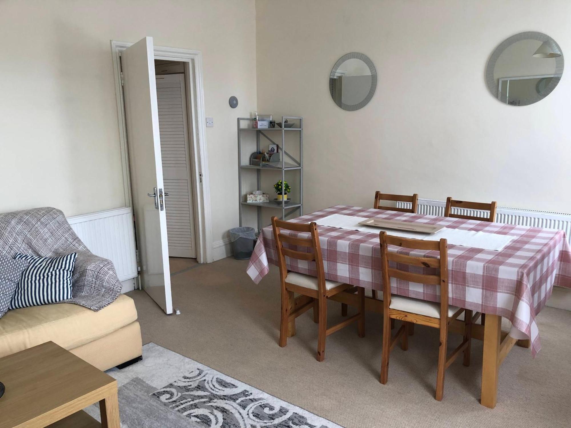Spacious West London 2 Bedroom Apartment Bagian luar foto