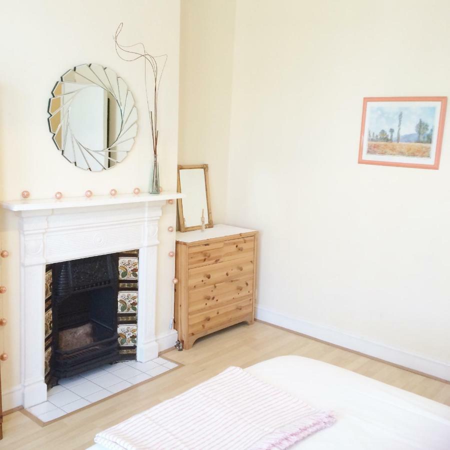 Spacious West London 2 Bedroom Apartment Bagian luar foto
