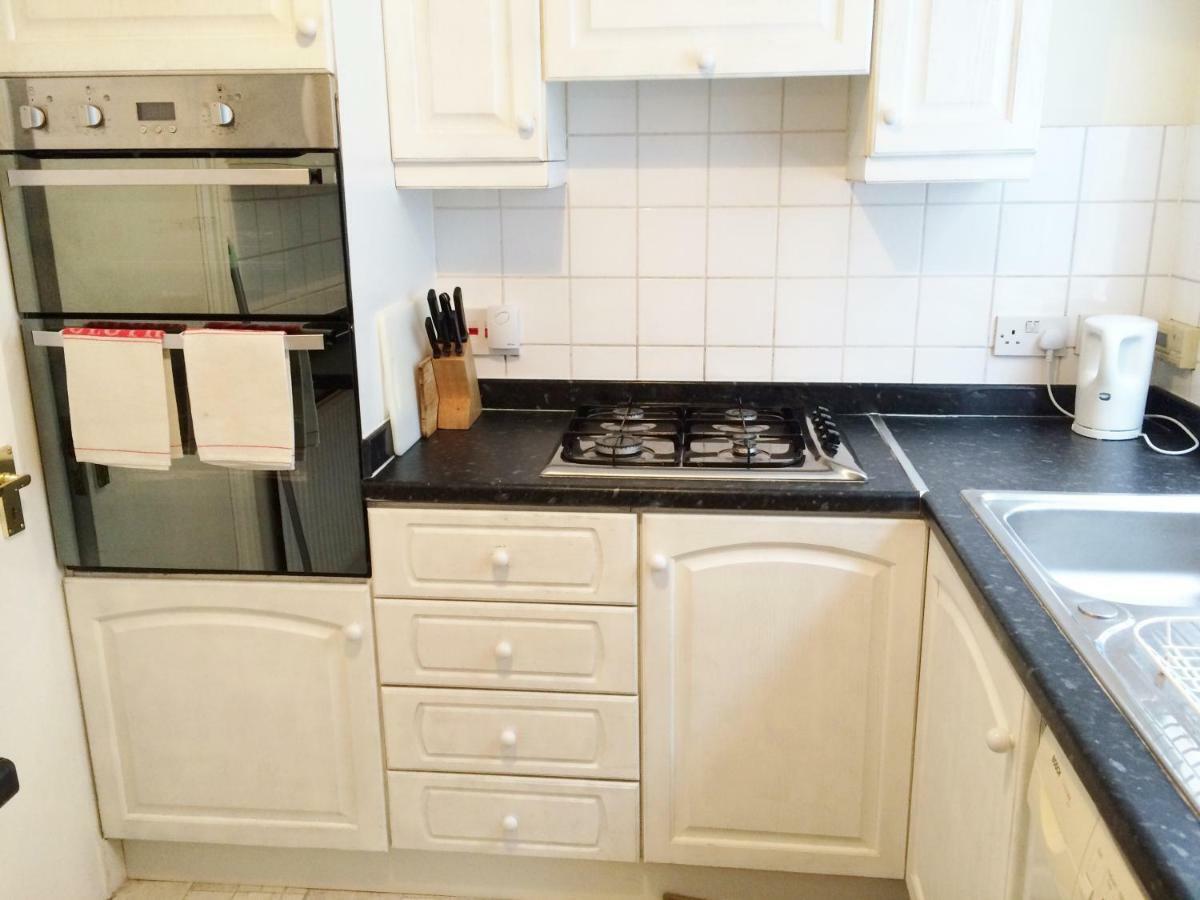 Spacious West London 2 Bedroom Apartment Bagian luar foto