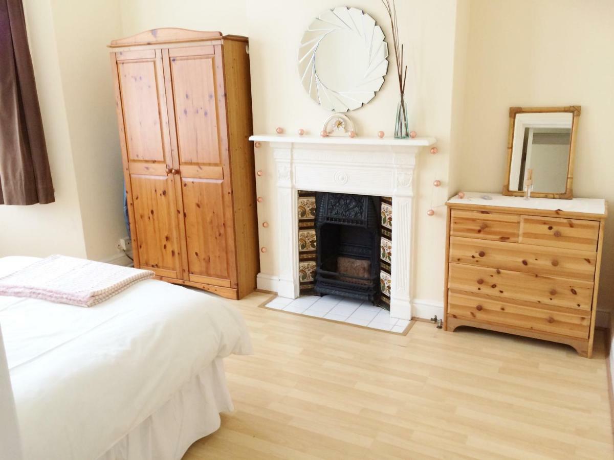 Spacious West London 2 Bedroom Apartment Bagian luar foto