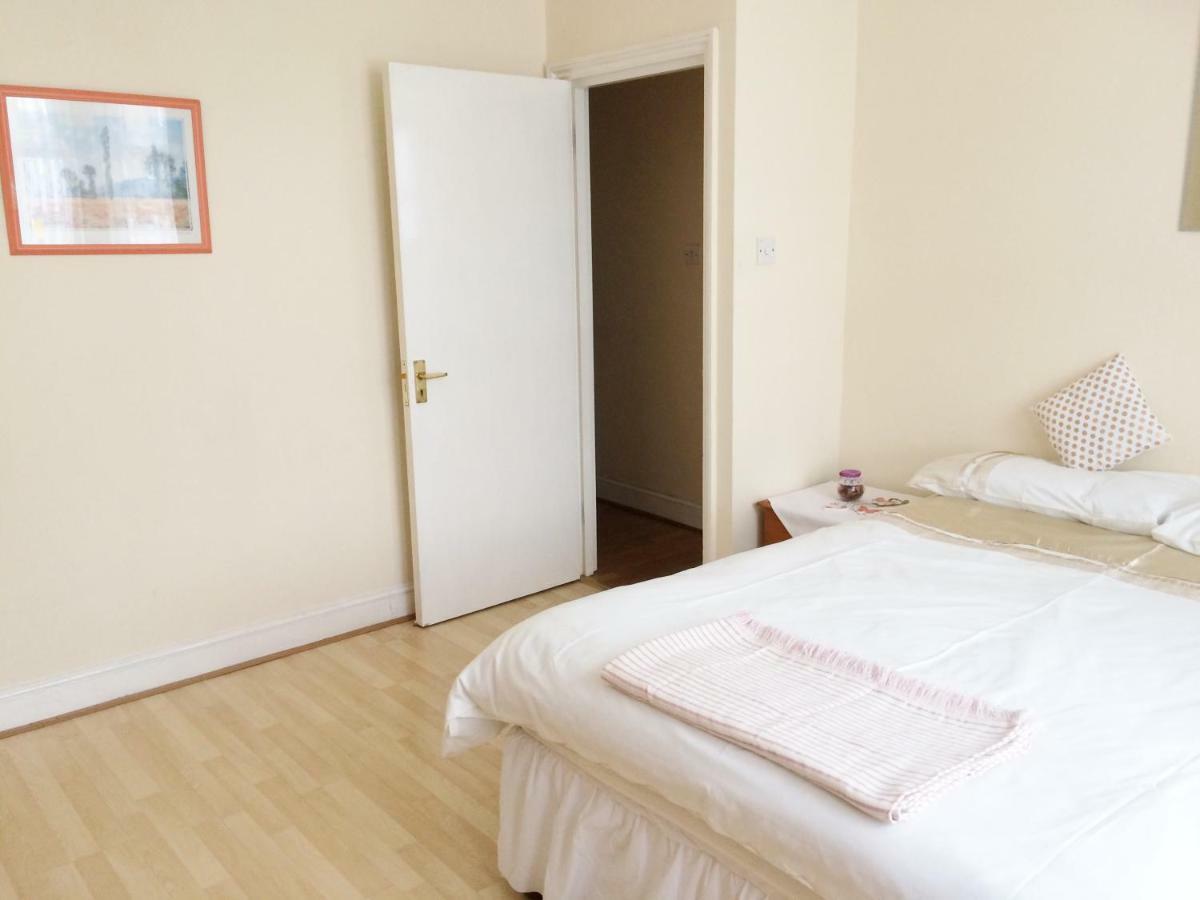 Spacious West London 2 Bedroom Apartment Bagian luar foto