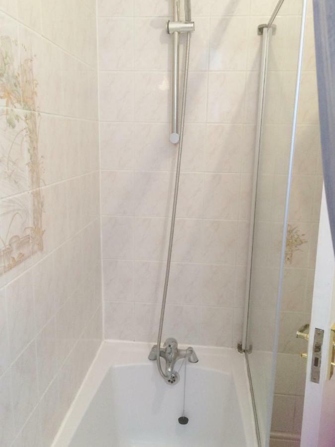 Spacious West London 2 Bedroom Apartment Bagian luar foto