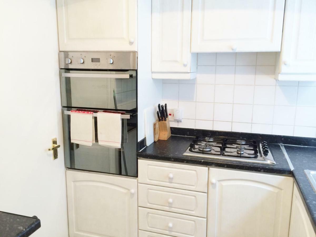 Spacious West London 2 Bedroom Apartment Bagian luar foto